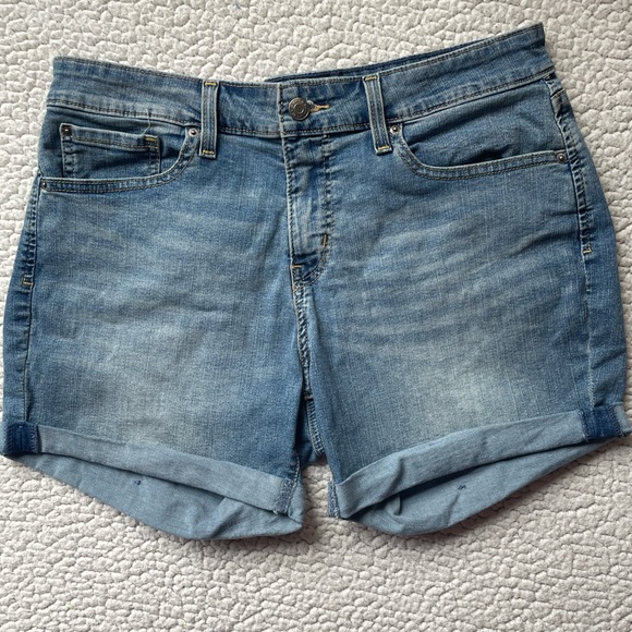 Levi’s Strauss Gold Blue Denim Mid Rise Fit Cuffed Jean Short - Picture 1 of 7